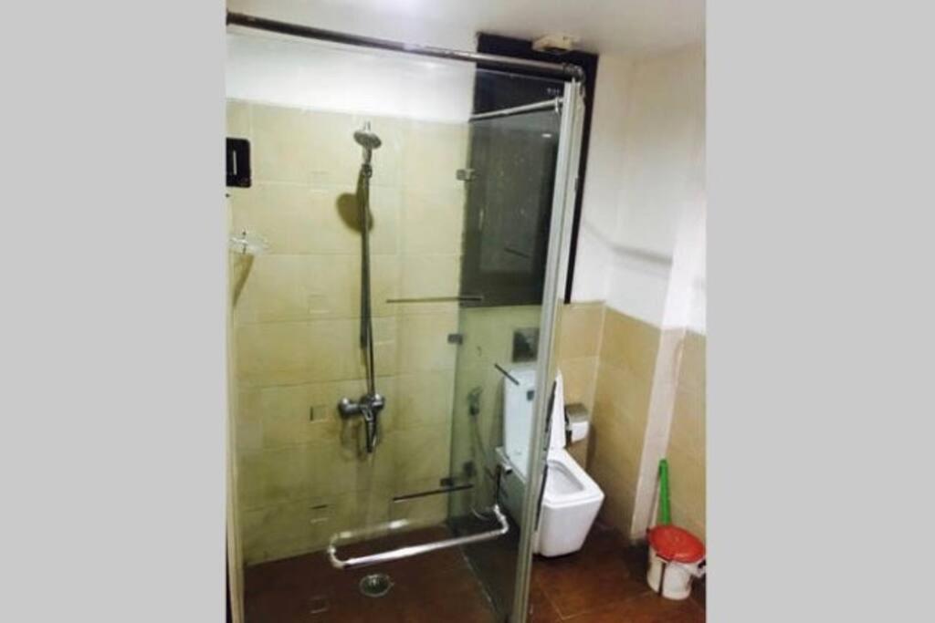 Service Near Apollo Hospital New Delhi
